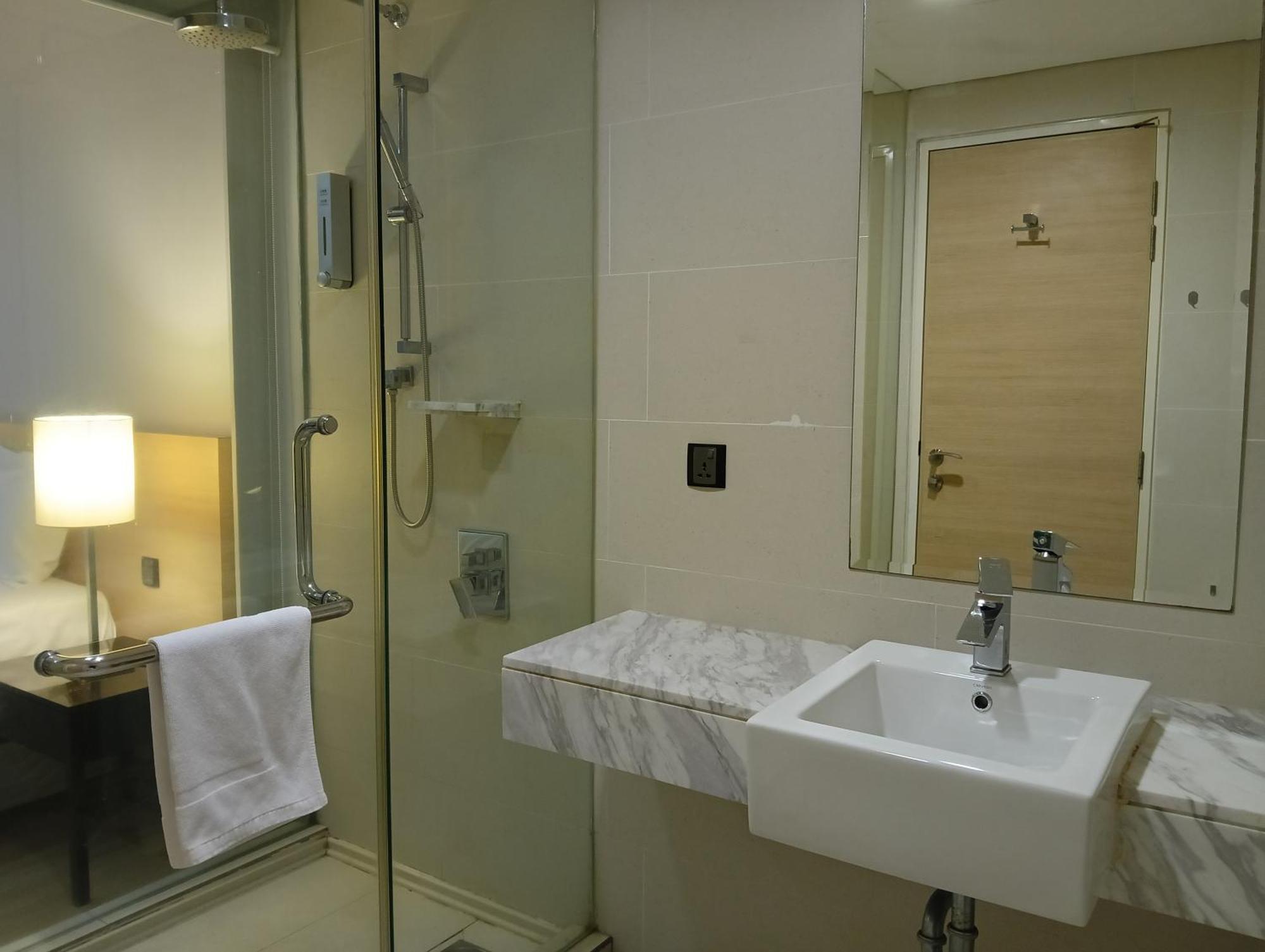 The Straits Suites By Ciconia Melaka Zewnętrze zdjęcie